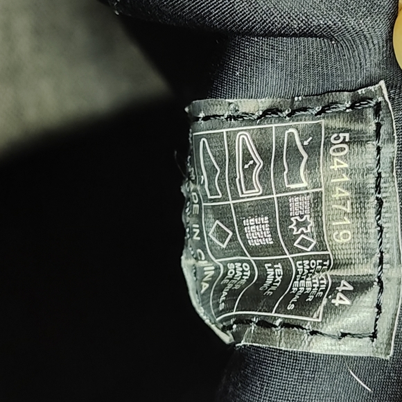 Hugo boss laced up sneakers size 44 - Picture 8 of 8